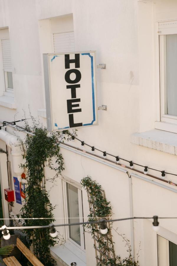 Le Lieu 2*